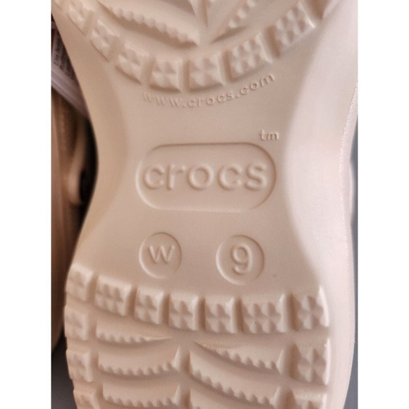 NEW Crocs Shimmer Classic Platform Clogs Size W9 With 5 Charms Vanilla - Picture 4 of 11